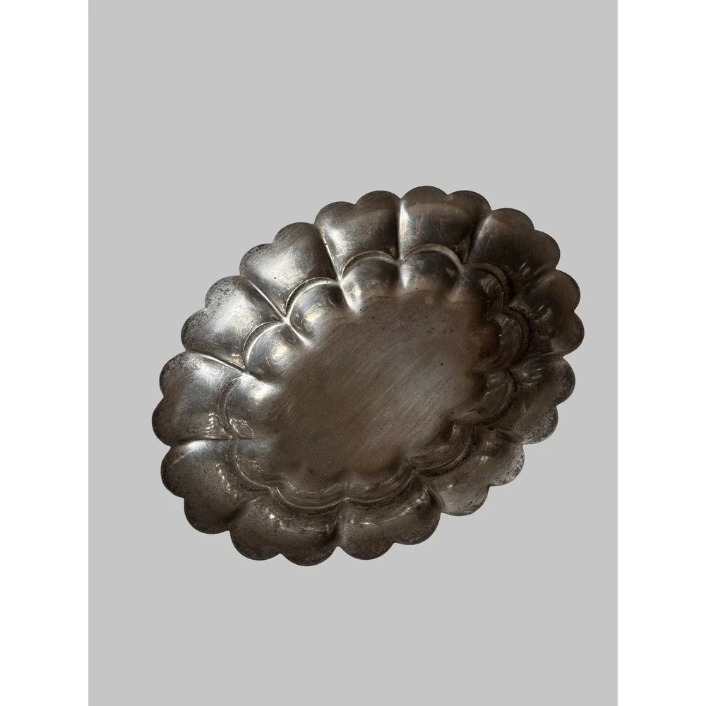 Vintage Silver Scalloped Oval Trinket Dish Metal Catchall Bowl Fluted Edge 8 in